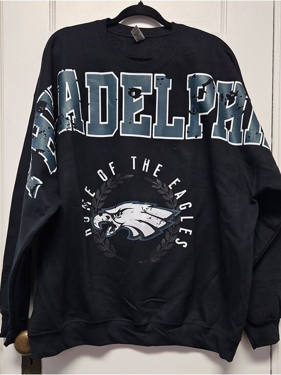 Gildan Other - Gildan Black Crewneck with Green And White Eagles Graphic